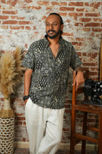 Load image into Gallery viewer, Ethnic block print shirt